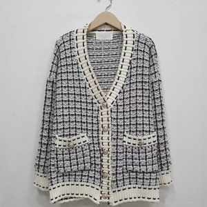 V-Neck Balloon-Sleeve Tweet